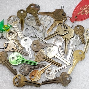 30 Vintage Keys Padlock Keys Room Keys Door Keys GM Key Old Keys Brass  Aluminum Steel Mixed Key Lot -  Finland