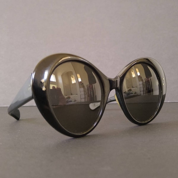 Late 1960s Vintage Titmus Cabana TS-5007 Black Cat Eye Sunglasses Oversized