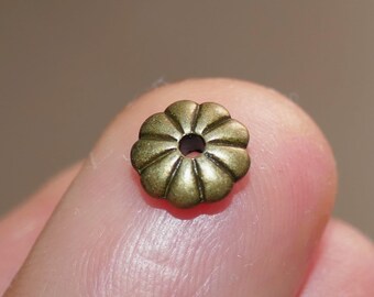10x Bronze Gestreifte 7 mm UFO Spacer Metallperlen, antike Bronzeton Perlenzubehör D213