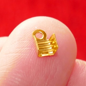 50x plat koord omgeslagen uiteinden, goud/zilverpasvorm 3 mm crimps imitatiesuèdeleer C145