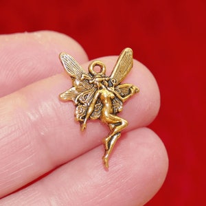 8x Gold Tone Fairy Charms, Flying Angel Pendant, Free Shipping F157