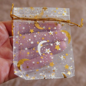10 sacs-cadeaux en organza argent et or et étoiles de lune 7 x 9 cm, pochettes à bijoux bonbons cadeaux de fête de mariage sacs cadeau de Noël D400