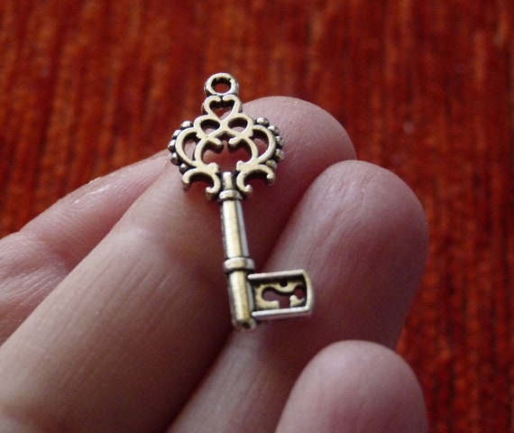 5 10x Key Charm Antique Silver Tone Double Sided Metal Charms