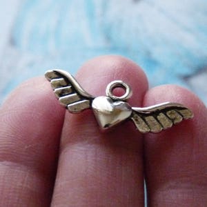 5/10x Angel Wing Heart Love Charms, Antiqued Silver Tone Metal Pendants G165