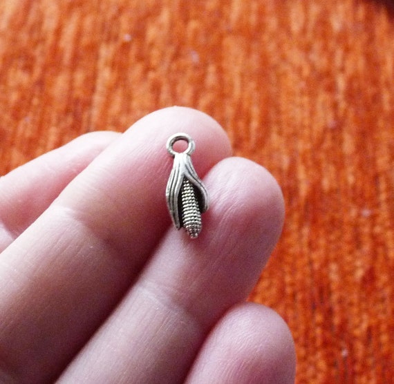 BULK 10 Teepee charms antique silver tone P347