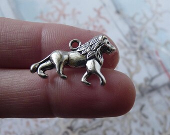 4/8x Lion Charms, Antique Silver Tone Wild Animal Charms U175