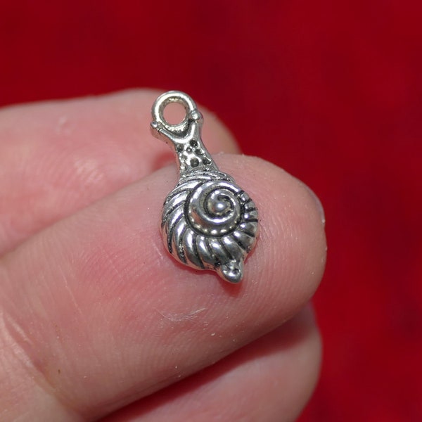 5/10x Small Snail Charms for Bracelet, Animal Charms, Antique Silver Tone Metal Conch Charms D361