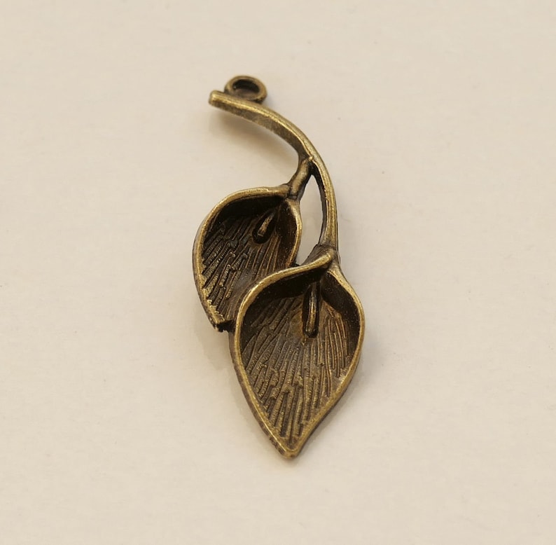 2x Calla Lily Flower Charm Antique Bronze Tone Calla Pendant - Etsy