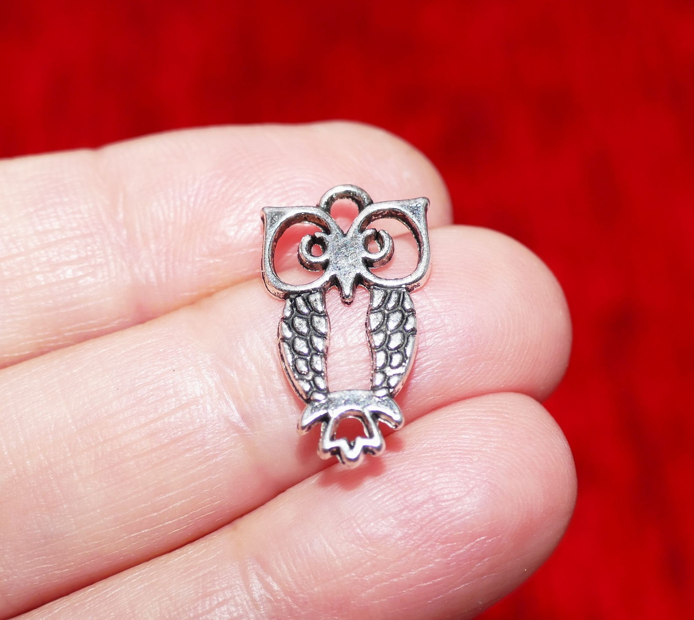 5/10x Owl Wisdom Charms, Antique Silver Tone C870