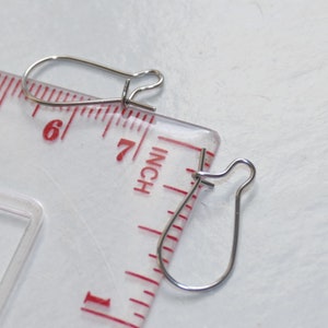 10 ganci per orecchini a forma di rene in acciaio inossidabile con fermagli, fili per orecchini di 3 dimensioni in tonalità argento non sbiadito, componenti per orecchini F284 9x18mm