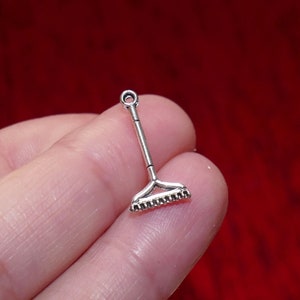 5x Gardening Rake Charms, Antique Silver Tone, Free Shipping F291