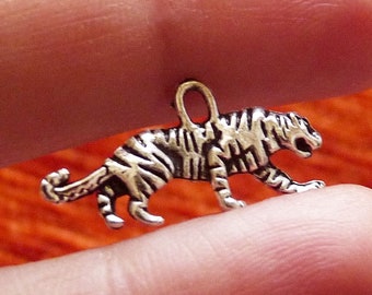 30x Tiger Bulk Charms, Antique Silver Tone Double Sided Wild Animal Pendants C382