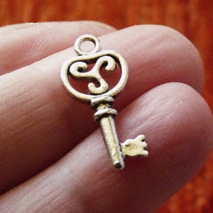 5/10x Key Charms, Antique Silver Tone Double Sided Small Pendants C242
