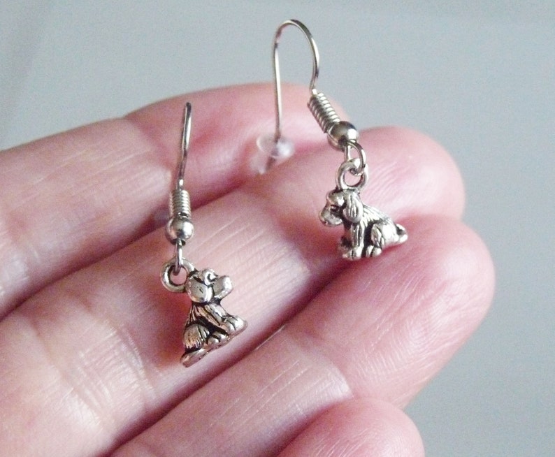 Rubber Backs Dog Earrings 3D Puppy Spaniel Charm Earrings Hypoallergenic Fish Hook Earrings Tiny Dog Charm Earrings C245