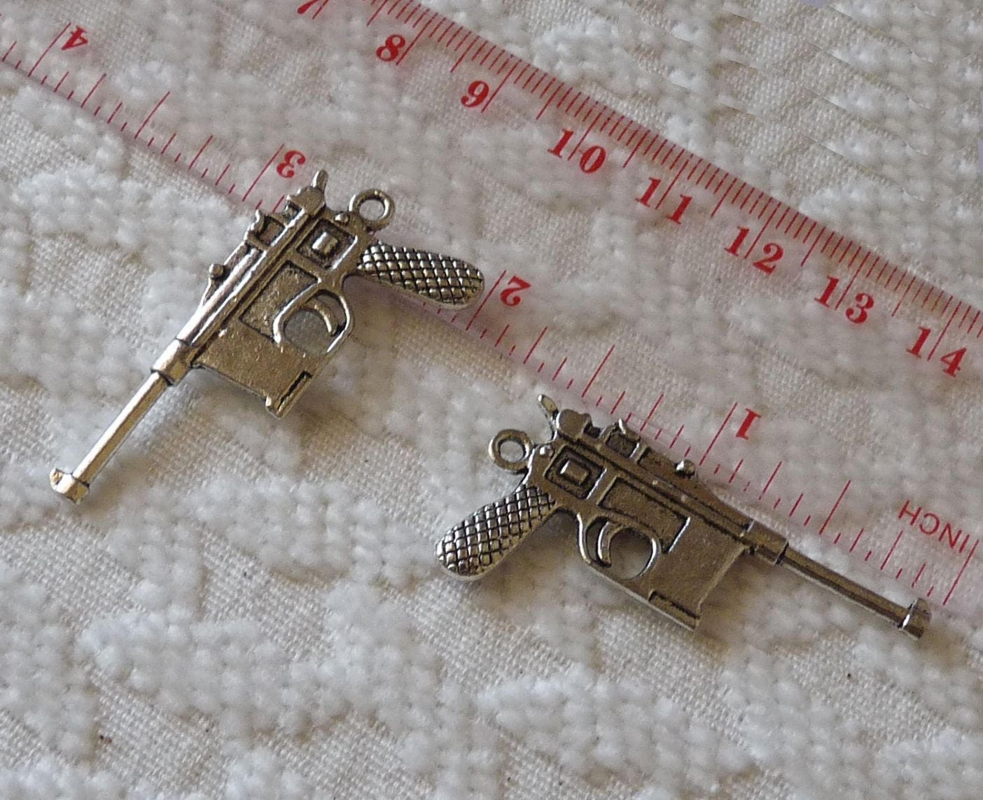 パンツ theredthered S pistol charm HEART 2x Large Gun Charm, Antique Silver Tone Military Pendants