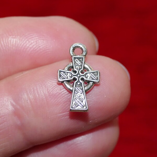 5/10x Cross Pendant Charms, Antique Silver Tone Double Sided Metal Charms F096