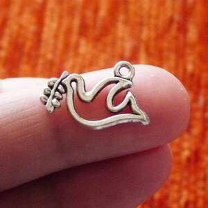 5/10x Peace Symbol Dove Charms, Antique Silver Tone C118