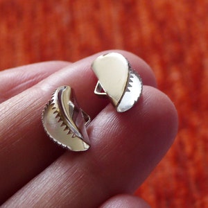 10x Terminali a cricchetto per cordino in pelle, Terminali a cricchetto per cordino in argento, Terminali a cricchetto in metallo da 13 mm, Morsetti a cricchetto per cordino, Fermaglio per cordino C484