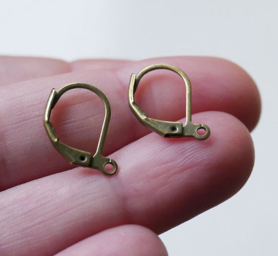 10/30x Ganci per orecchini a leva posteriori, Ganci francesi per fili per  orecchini in bronzo, Ganci per orecchini francesi con anello aperto,  Risultati di fascino per fili per orecchie di bloccaggio 