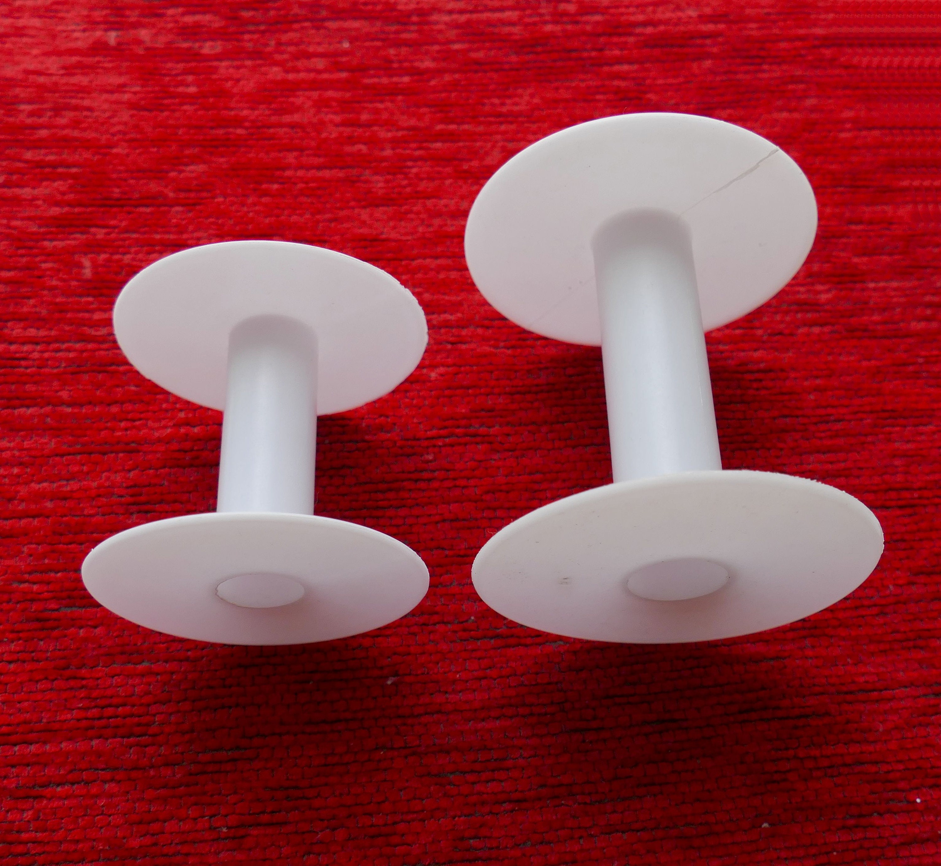 CleverDelights cleverdelights 3.75 white plastic spools - 40 pack