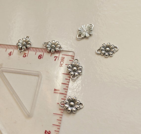 10x Tiny Flower 2 Hole Connector Charms, Small Charms for Bracelet/Earrings, Antique Silver Tone D321
