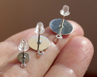 30x Silver Tone Flat Back Blank Pad Cabochon Base Earring Studs met lus 6mm/8mm/10mm/12mm Oorpalen & rubberen ruggen F057