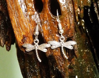 Orecchini a gancio ipoallergenici a forma di libellula C375