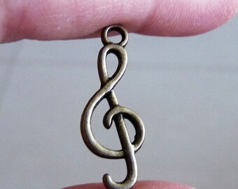 5x Bronze Music Note Charms, Treble Clef Pendants