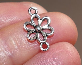 10x connecteurs de breloque fleur de marguerite, petits breloques en métal à 2 trous pour bracelet ton argent antique D158