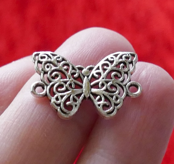 4/8x Butterfly Charm 2 Hole Filigree Connectors, Antique Silver Tone Metal Connectors D111