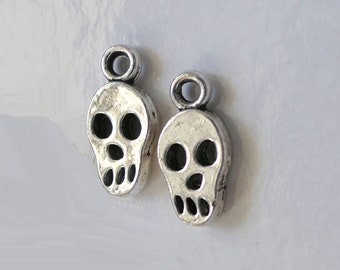 40x Skull Bulk Charms, 2 Sided Antique Silver Tone Small Pendants D340