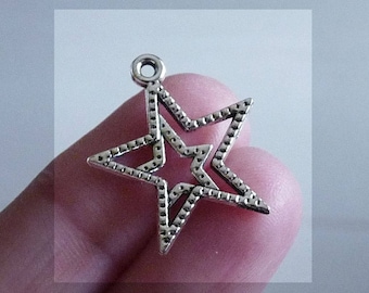 4/8x Star Charms, Antique Silver Tone Pendants