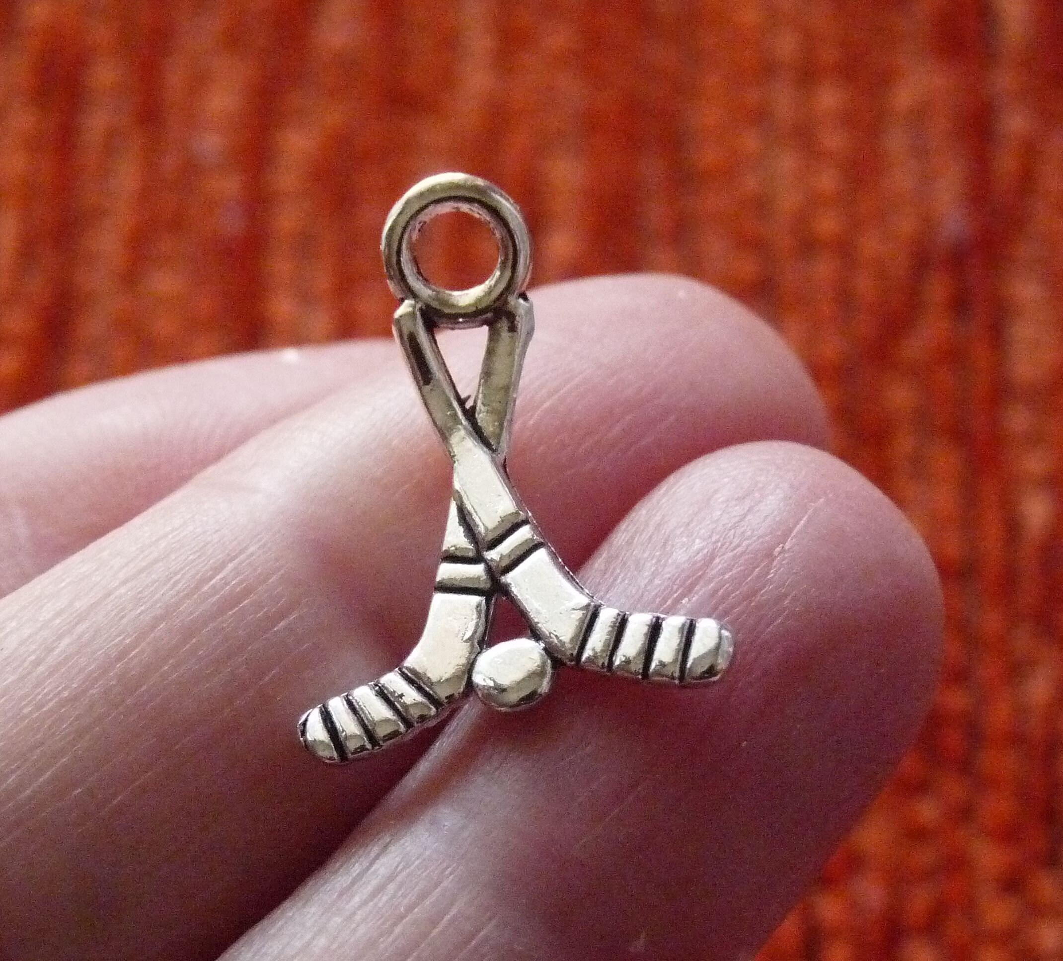 20x Hockey Stick Sport Bulk Charms Antique Silver Tone C270