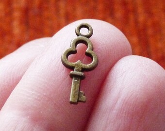 10x Bronze Key Charms, Small Antique Bronze Tone Double Sided Small Pendants C163