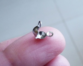 20 cuentas de acero inoxidable con extremos engarzados, puntas en forma de concha con bucles cerrados, extremos de hilo plateado oscuro de 8 x 4 mm B393