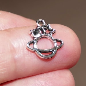 10x Galaxy Star Charm, Free Shipping Small Antique Silver Tone Charms D223