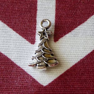 5/10x ciondoli albero di Natale, ciondoli in metallo per braccialetti/orecchini, ciondoli per collana, ciondoli color argento antico C389