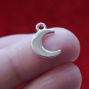 30x Bulk Crescent Moon Charms, Antique Silver Tone F337