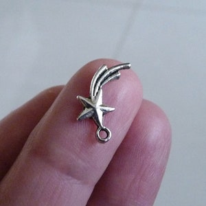 5/10x Shooting Star Charm, Antique Silver tone