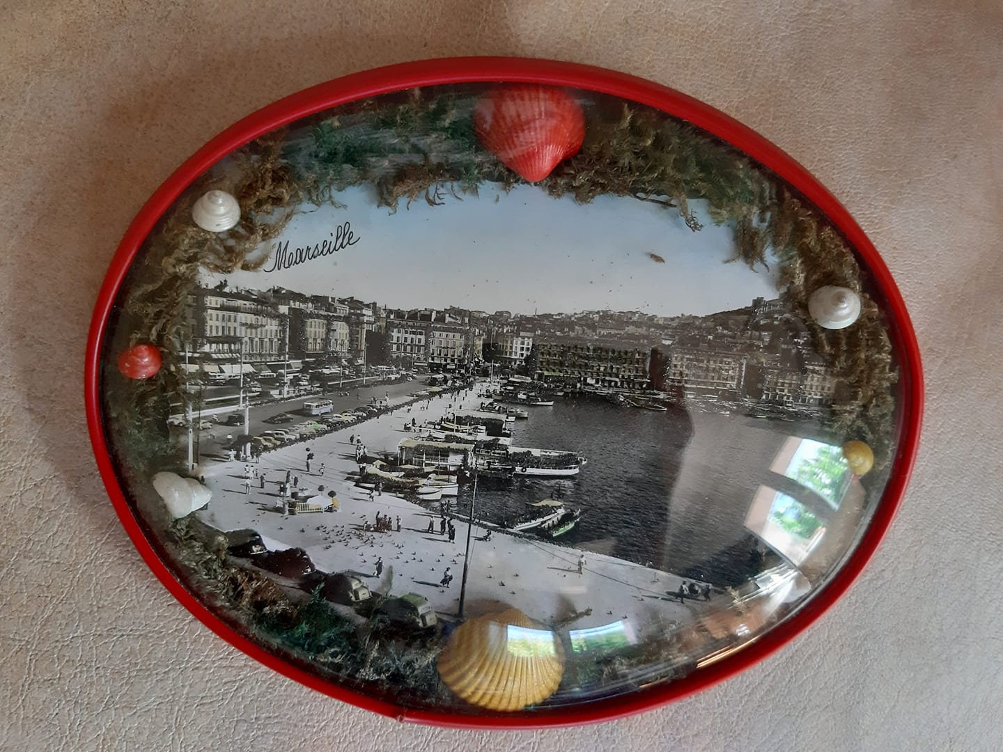 Le Port de Marseille Globe Ovale Vintage 1950S à Suspendre