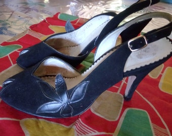 chaussure 1950s noir avec fleurs en cuir!!!
