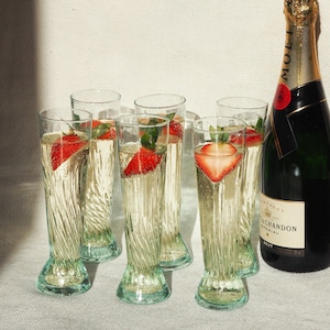 SOMMARREA Återvunnet marockanskt champagneglas med genomskinlig twistdesign, munblåst glas, proseccoglas, bröllopspresent, bröllopsglas