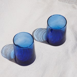 Vaso azul marroquí reciclado/vidrio highball, sostenible, hecho a mano, vidrio recuperado, vidrio soplado a mano, decoración del hogar imagen 2