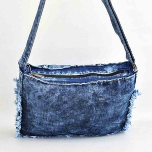 Sac en denim upcyclé, sac jeans, sac à bandoulière en denim upcycled, sac en denim, sac à bandoulière en denim, sac à bandoulière jeans image 2