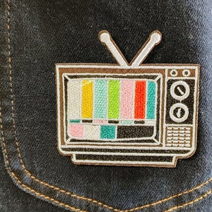 Small Retro TV Embroidery Patch - Vintage Style Console TV Embroidered Patch - &#39;70s Vintaged Design Woven Patches For Clothing #B459