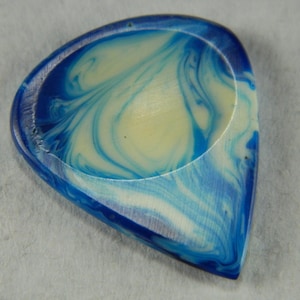 Resin Guitar Pick - Swirl Blue & White Composite Blend Resin Guitar Pick - Musician&#39;s Blue Guitar Bass Instrument Pick #B008