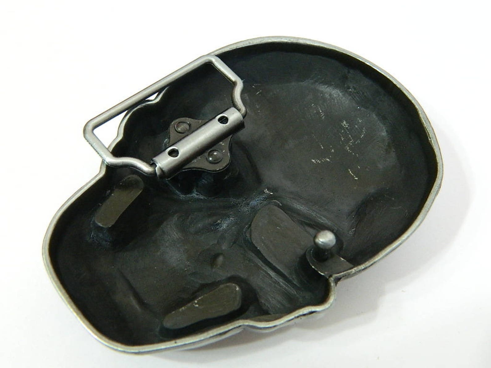 Skull and Bones Belt Buckle with Presentation Box