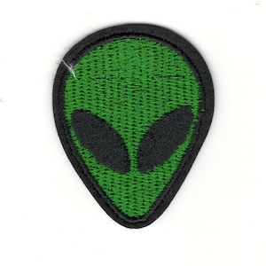 Extraterrestrial Alien Head Iron On Embroidery Patches -DIY Adhesive Iron On Green Alien Embroidery Patches - Clothing Iron On Patches #B106