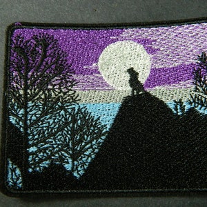 Wolf Howling at the Moon Scene Iron-On Embroidered Wolf Patch - Wolf Embroidery Patch For Clothes, Jackets, Backpack - Wolf Patch #B175
