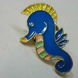 Cute Blue Enamel Seahorse Lapel Pin - Kids Blue Sea Horse Accessory Brooch Pin - Creative Fashion Brooch Lapel Pin BB118
